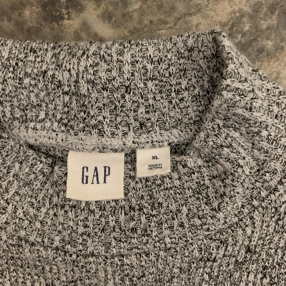 2 Grey Gap Mockneck Sleeveless Sweaters - Picture 2 of 11